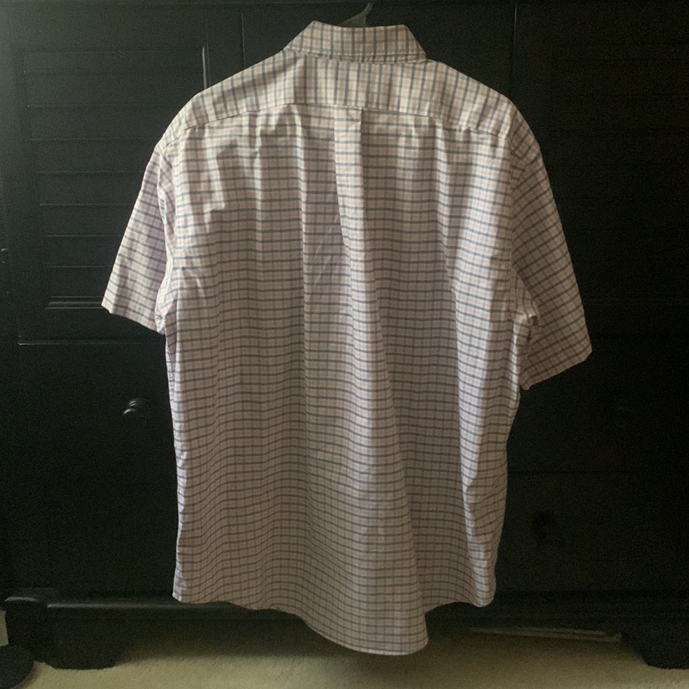 Button down - Picture 2 of 3